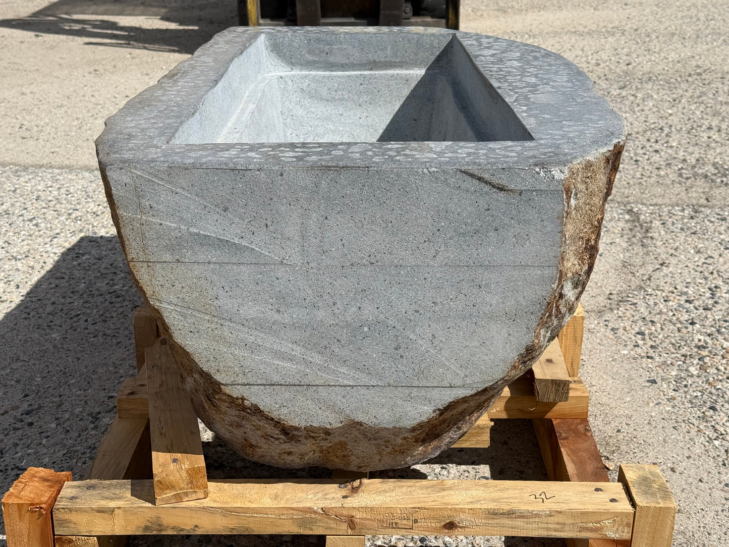 Natural Stone / Cut River Boulder Gas Fire Pit CRB01