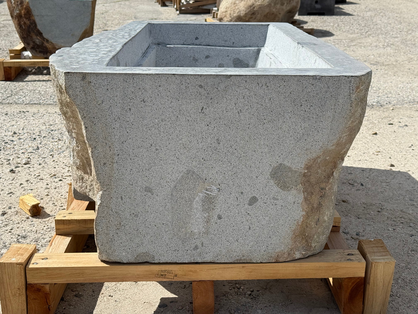 Natural Stone / Cut River Boulder Gas Fire Pit CRB22