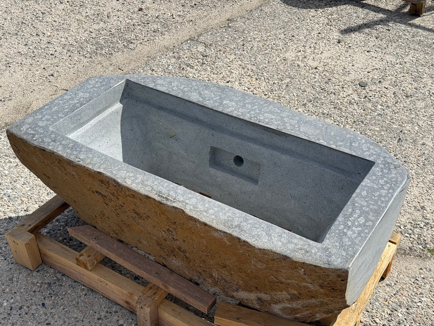 Natural Stone / Cut River Boulder Gas Fire Pit CRB01