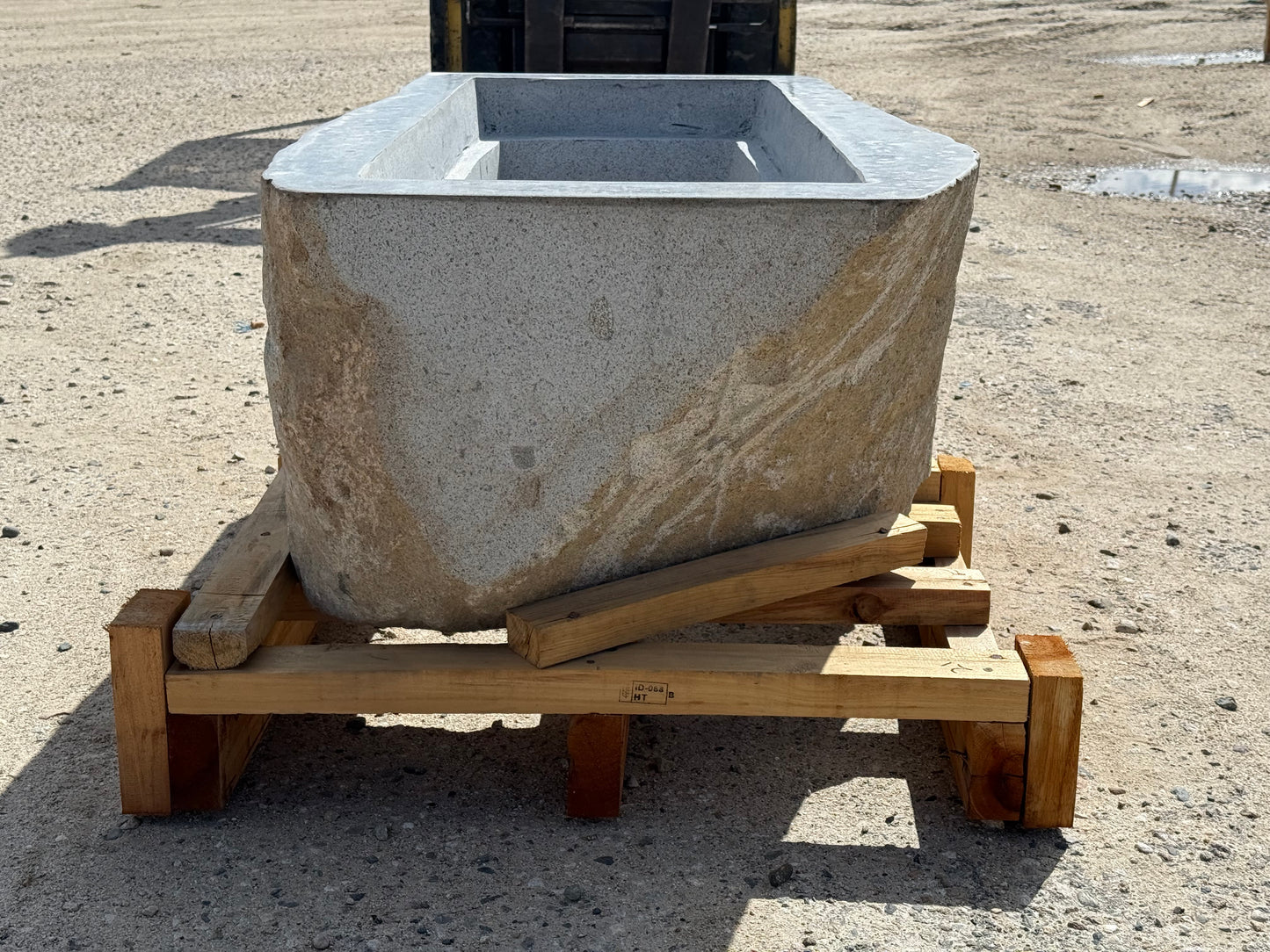 Natural Stone / Cut River Boulder Gas Fire Pit CRB03