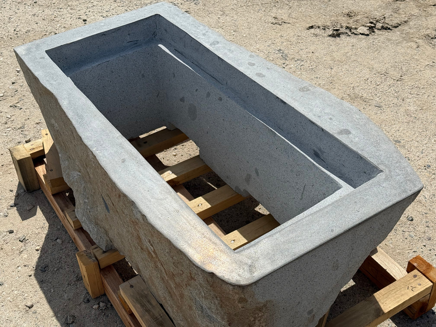 Natural Stone / Cut River Boulder Gas Fire Pit CRB03