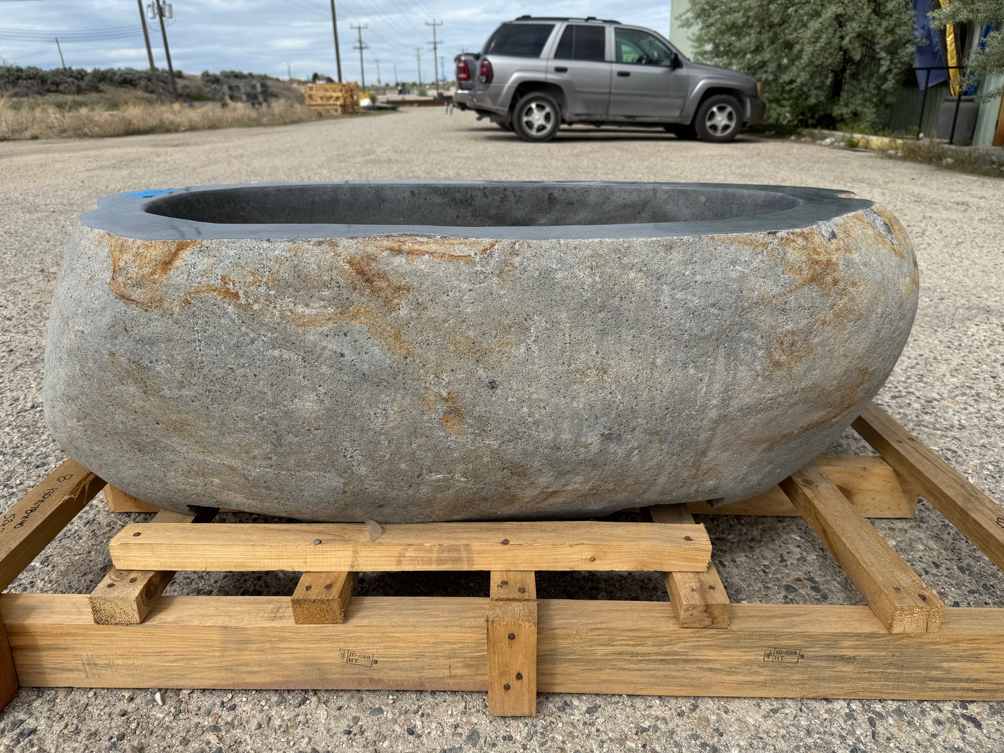 Natural Stone / Real River Boulder Gas Fire Pit RBFP08