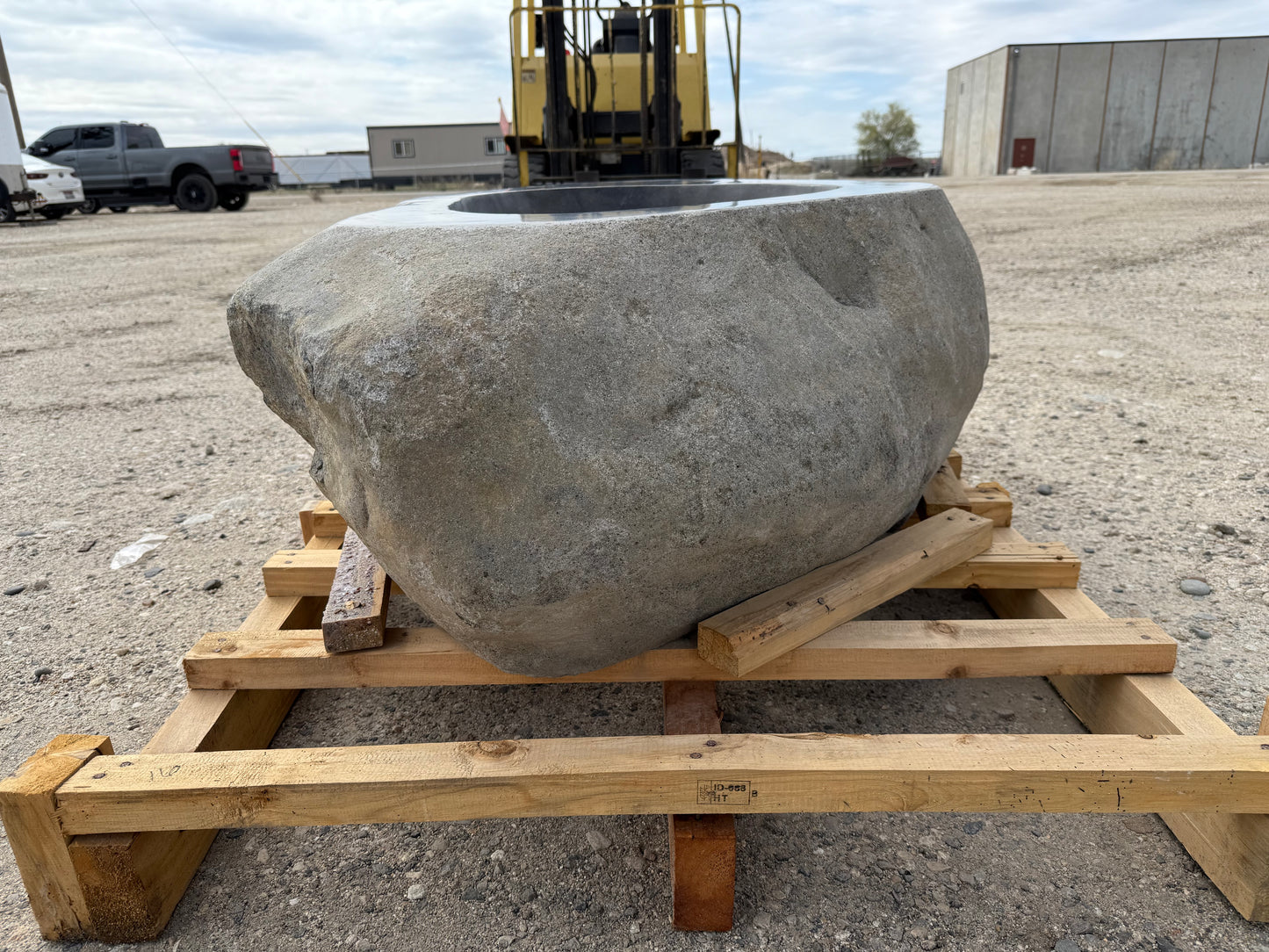 Natural Stone / Real River Boulder Gas Fire Pit RBFP16