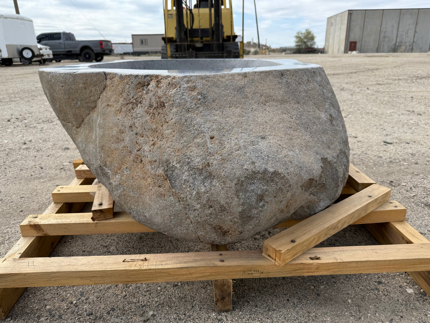 Natural Stone / Real River Boulder Gas Fire Pit RBFP40