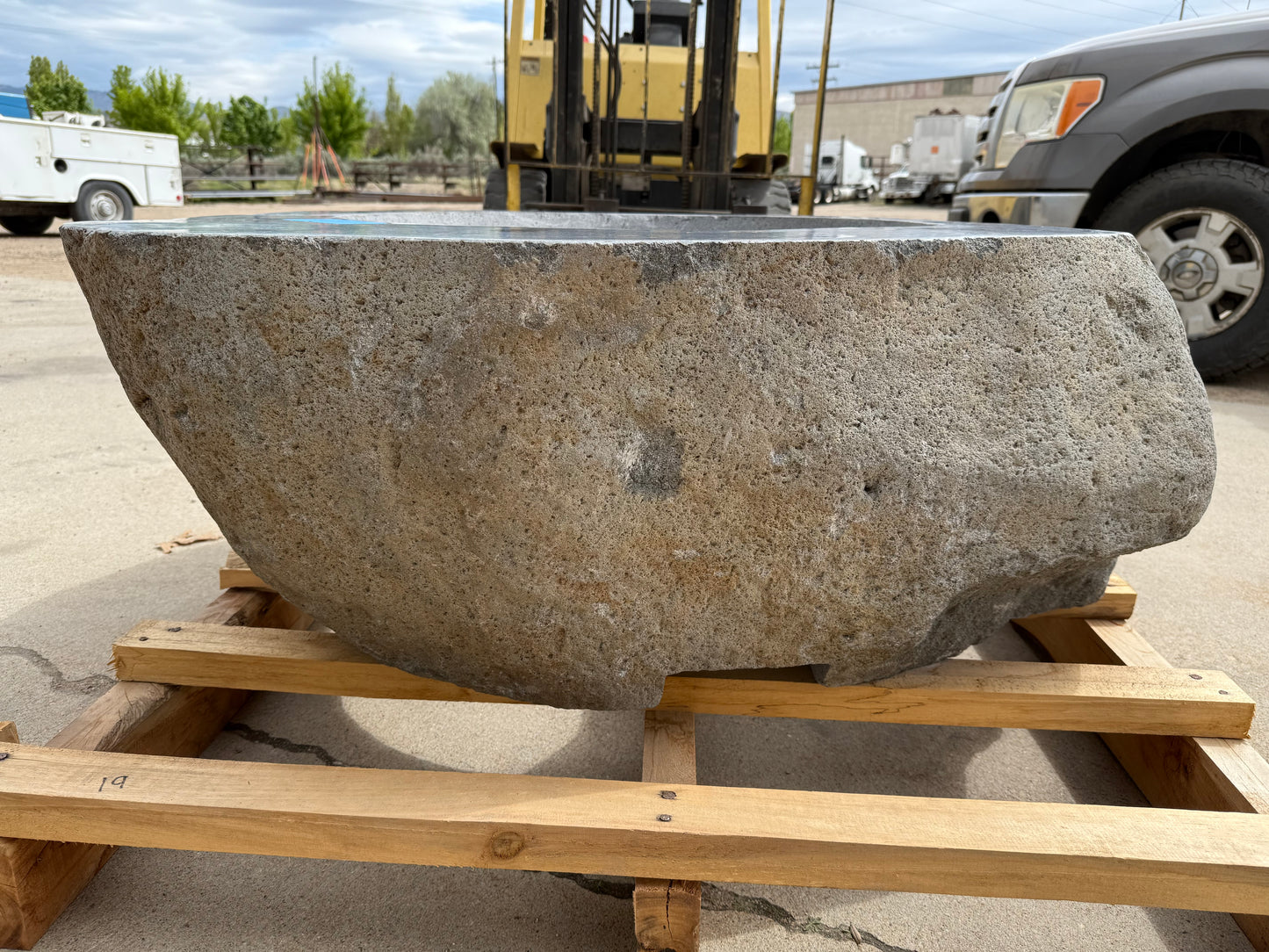 Natural Stone / Real River Boulder Gas Fire Pit RBFP19