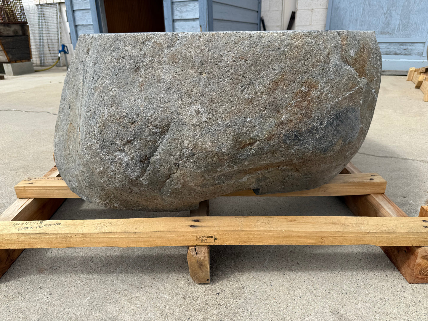 Natural Stone / Real River Boulder Gas Fire Pit RBFP19