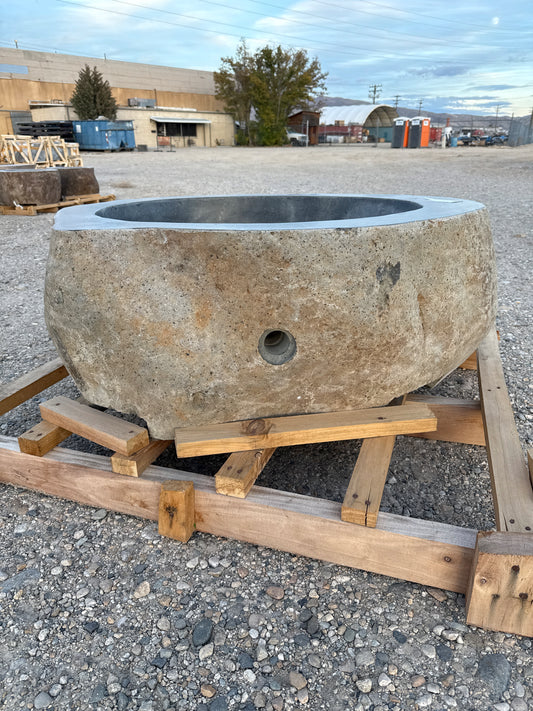 Natural Stone / Real River Boulder Gas Fire Pit RBFP09