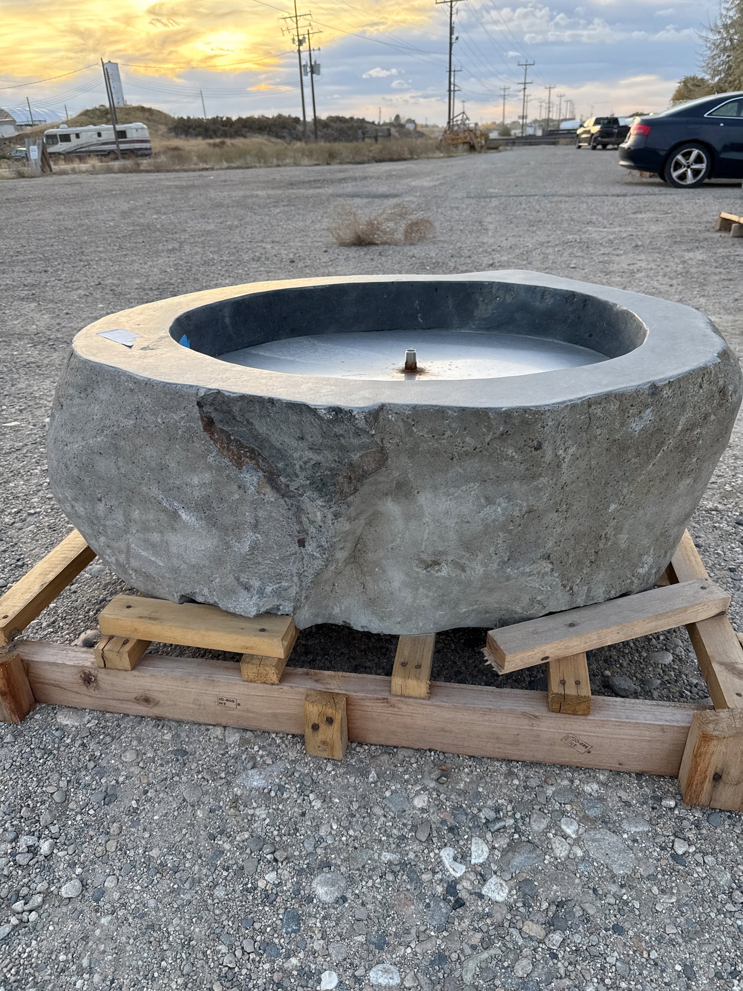 Natural Stone / Real River Boulder Gas Fire Pit RBFP09