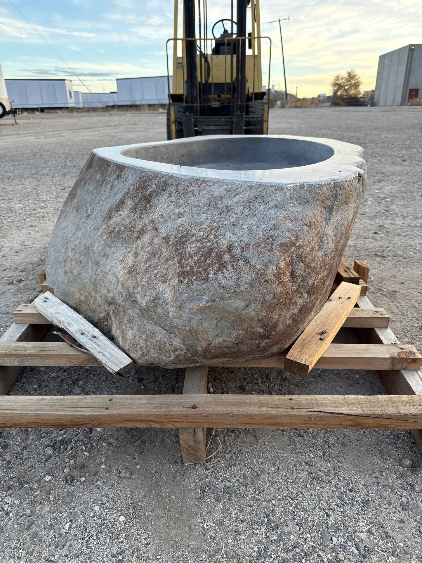 Natural Stone / Real River Boulder Gas Fire Pit RBFP10