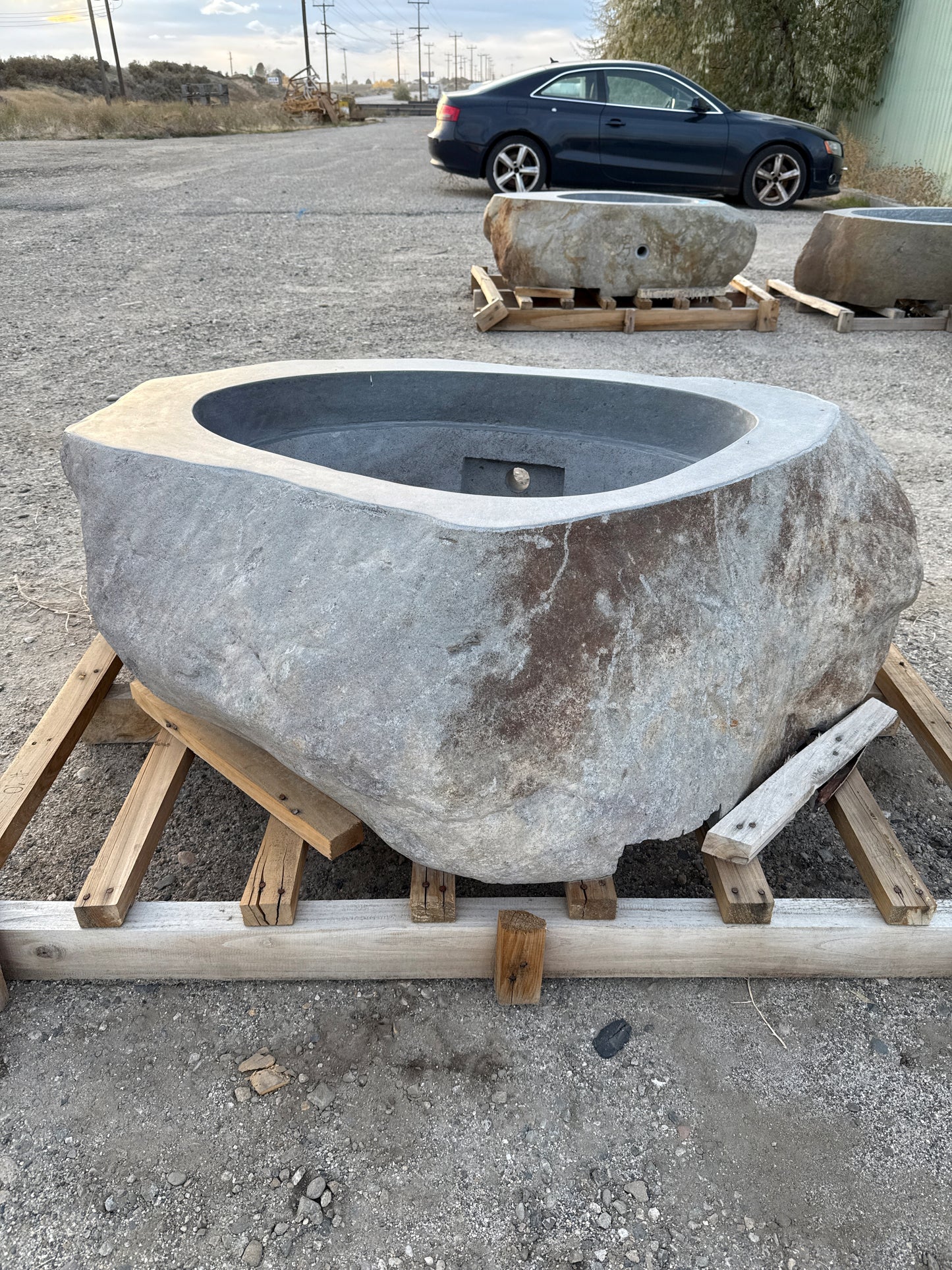 Natural Stone / Real River Boulder Gas Fire Pit RBFP10