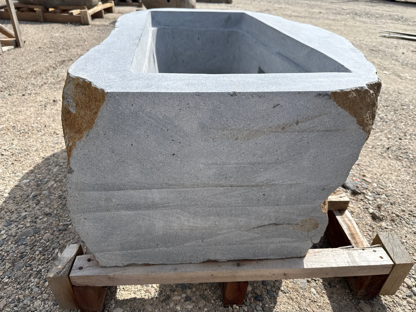Natural Stone / Cut River Boulder Gas Fire Pit CRB05