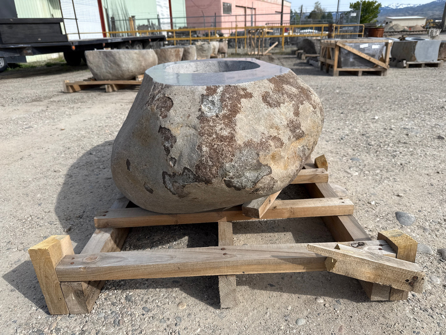 Natural Stone / Real River Boulder Gas Fire Pit RBFP07