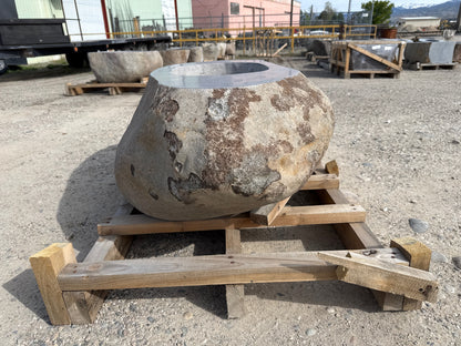 Natural Stone / Real River Boulder Gas Fire Pit RBFP07