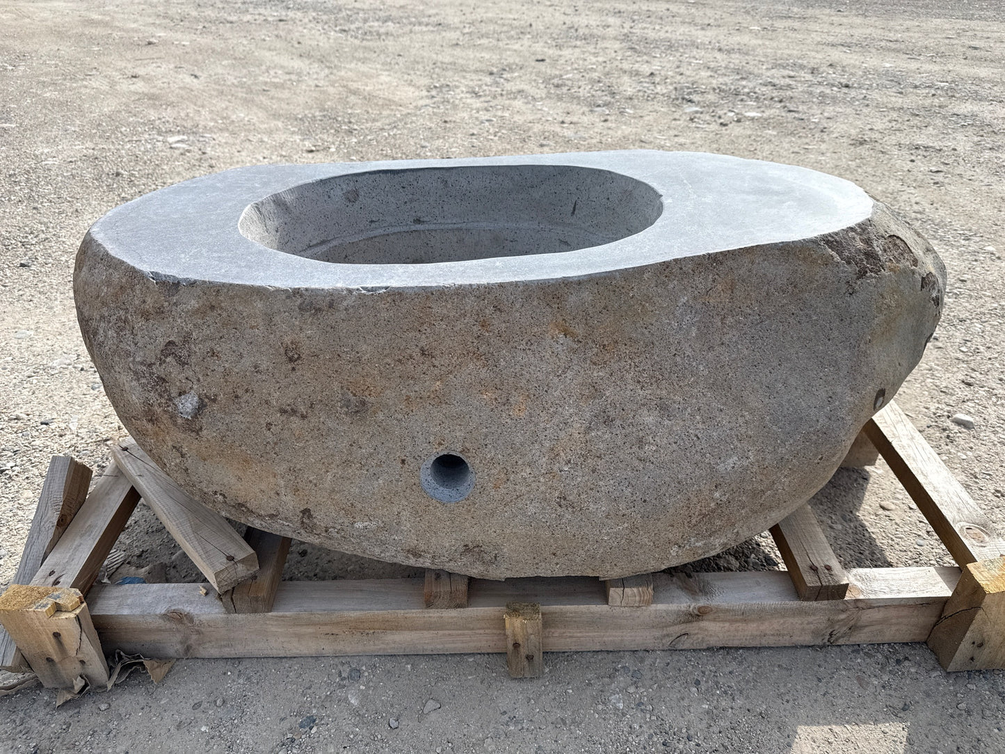 Natural Stone / Real River Boulder Gas Fire Pit RBFP07