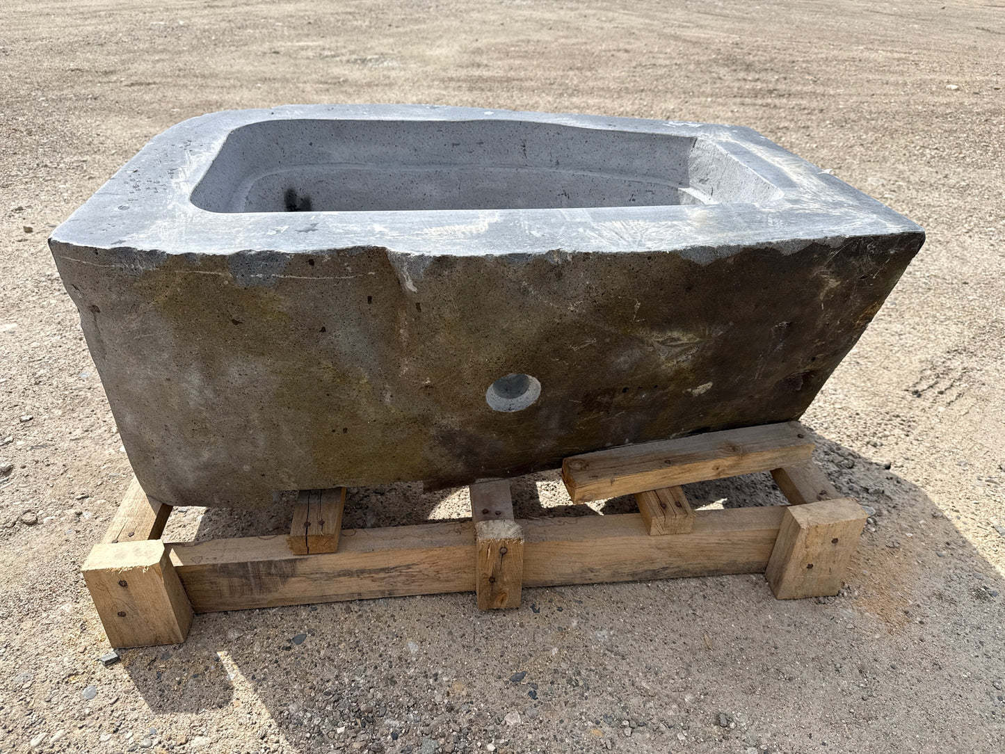 Natural Stone / Cut River Boulder Gas Fire Pit CRB08