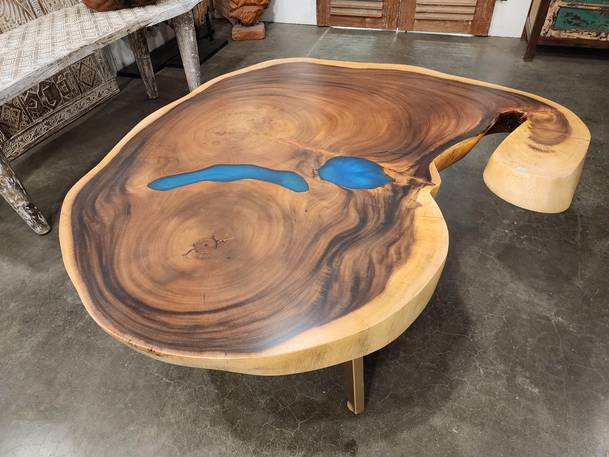 Round Monkey Pod Coffee Table with Blue resin - Impact Imports